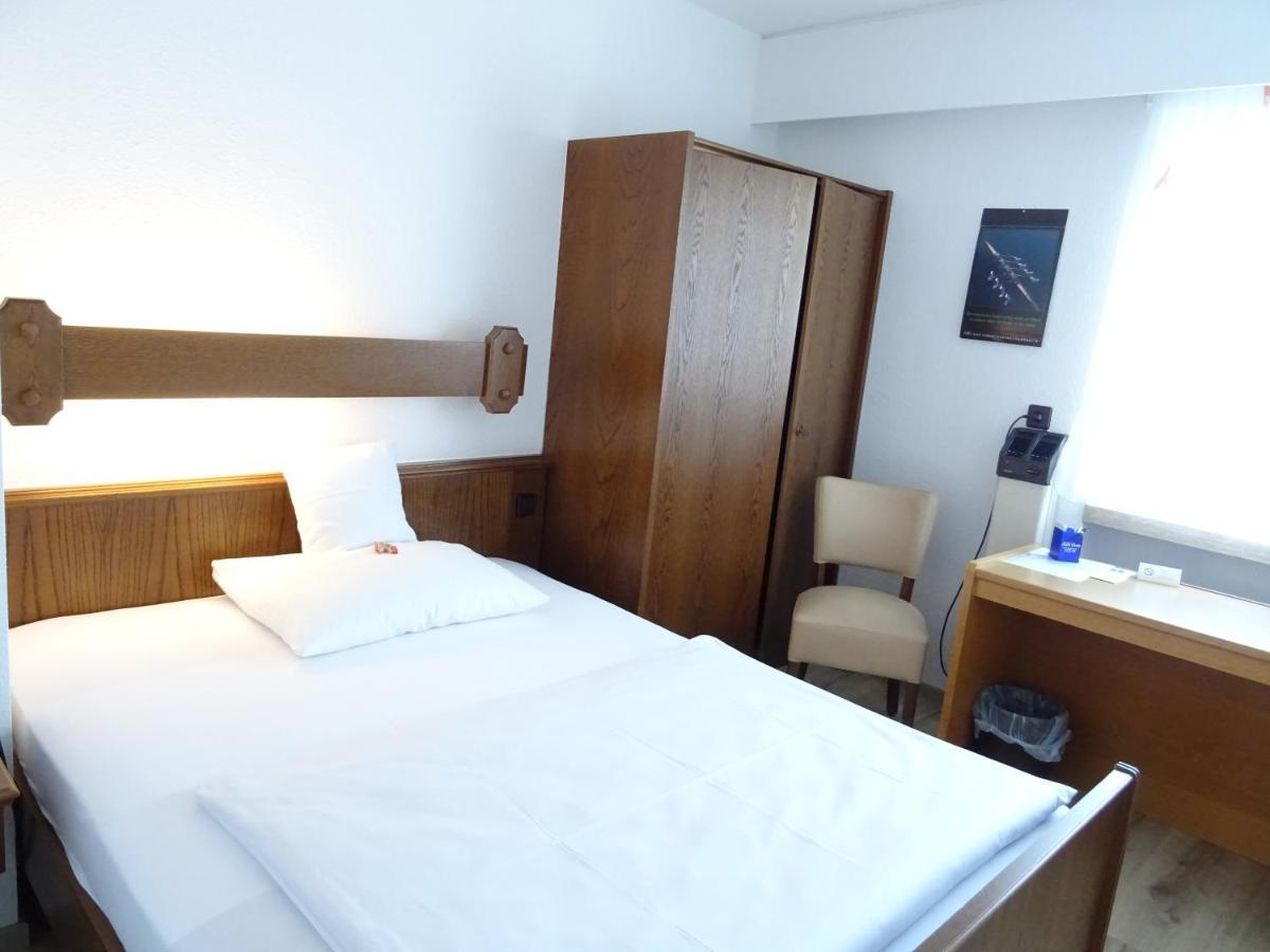 Aparthotel Zum Dom Kleinblittersdorf Bagian luar foto