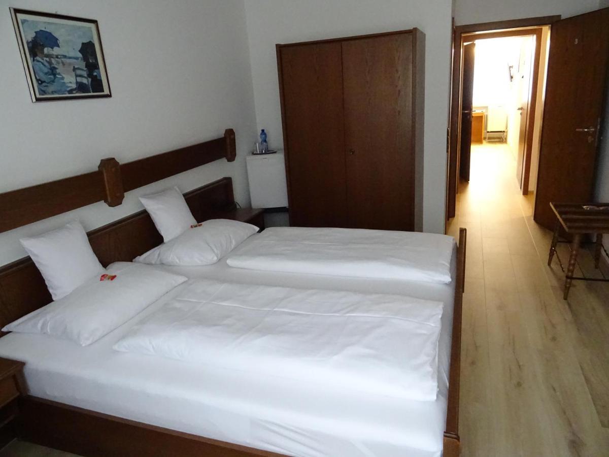 Aparthotel Zum Dom Kleinblittersdorf Bagian luar foto