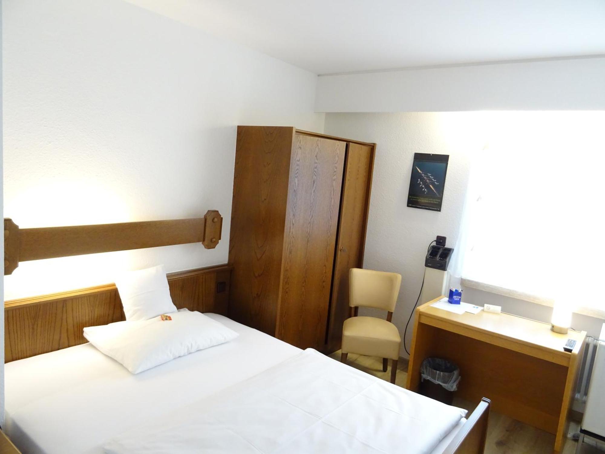 Aparthotel Zum Dom Kleinblittersdorf Bagian luar foto