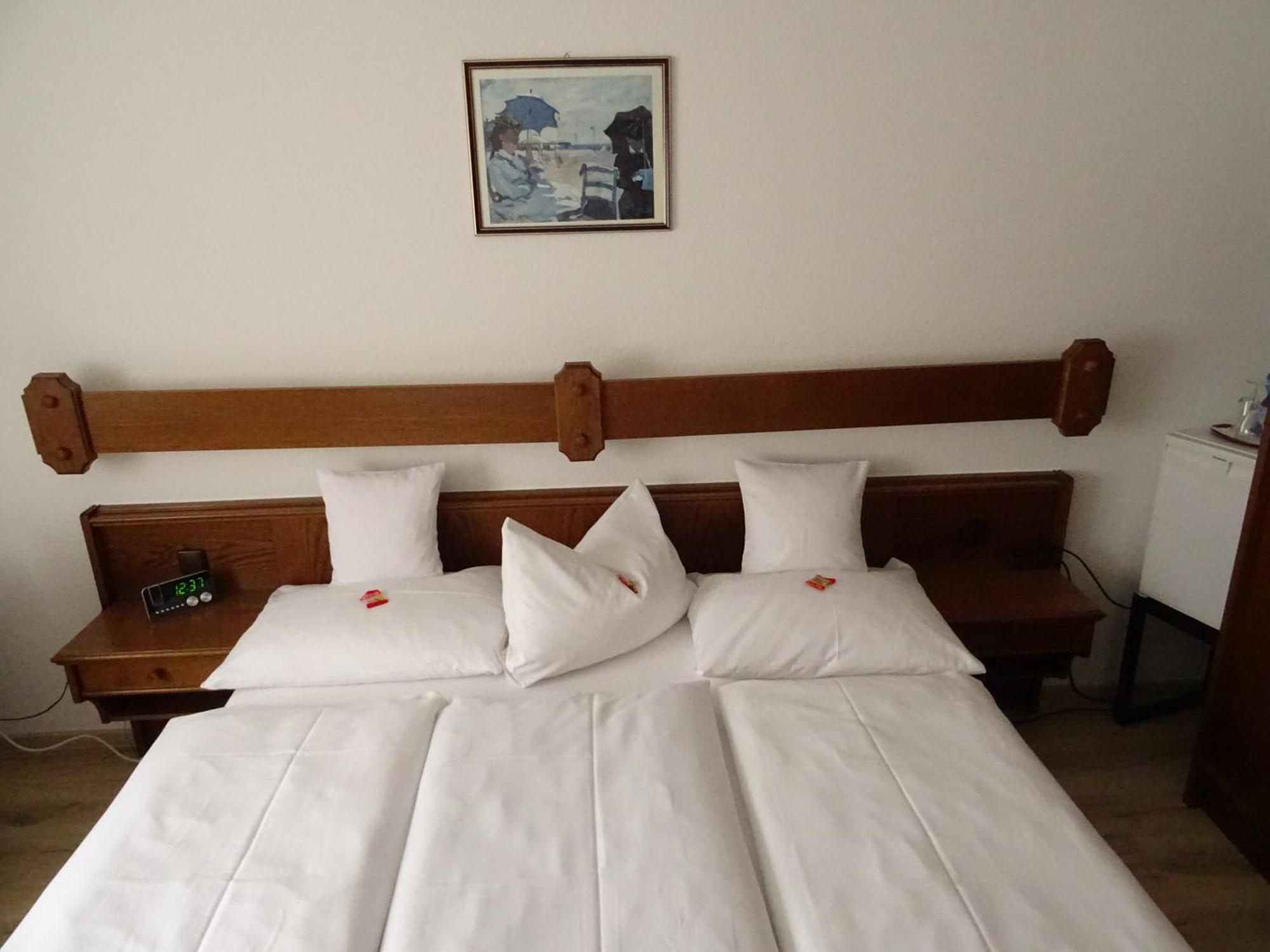 Aparthotel Zum Dom Kleinblittersdorf Bagian luar foto